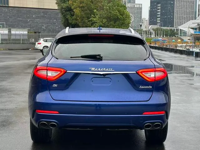 Maserati Levante 2018 3.0T Classic Edition interior photo 8 Maserati Levante 2018 3.0T Classic Edition interior photo 8