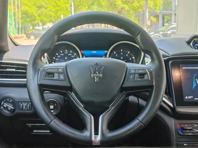 Maserati Ghibli 2017 3.0T Standard Edition exterior photo 8 Maserati Ghibli 2017 3.0T Standard Edition exterior photo 8