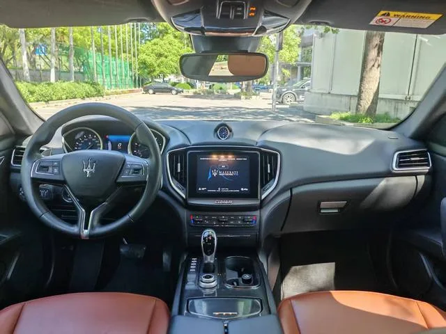 Maserati Ghibli 2017 3.0T Standard Edition interior photo 9 Maserati Ghibli 2017 3.0T Standard Edition interior photo 9