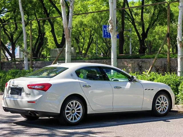 Maserati Ghibli 2017 3.0T Standard Edition interior photo 13 Maserati Ghibli 2017 3.0T Standard Edition interior photo 13