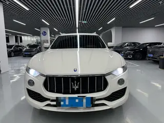 Maserati Levante 2018 3.0T Classic Edition exterior photo 2 Maserati Levante 2018 3.0T Classic Edition exterior photo 2