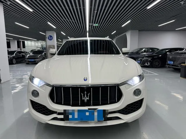 Maserati Levante 2018 3.0T Classic Edition exterior photo 2 Maserati Levante 2018 3.0T Classic Edition exterior photo 2