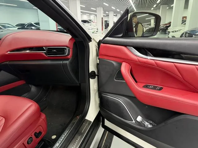 Maserati Levante 2018 3.0T Classic Edition exterior photo 8 Maserati Levante 2018 3.0T Classic Edition exterior photo 8