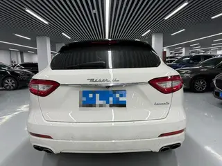 Maserati Levante 2018 3.0T Classic Edition interior photo 10 Maserati Levante 2018 3.0T Classic Edition interior photo 10