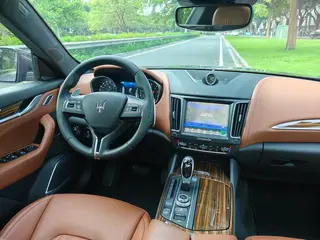 Maserati Levante 2016 3.0T Levante exterior photo 8 Maserati Levante 2016 3.0T Levante exterior photo 8