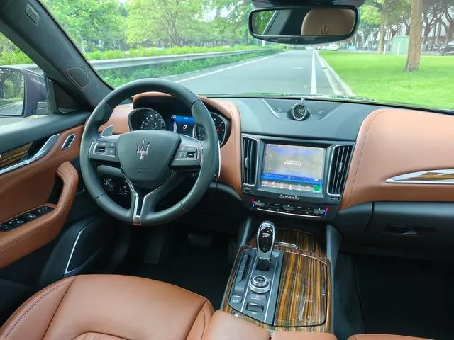 Maserati Levante 2016 3.0T Levante exterior photo 8 Maserati Levante 2016 3.0T Levante exterior photo 8