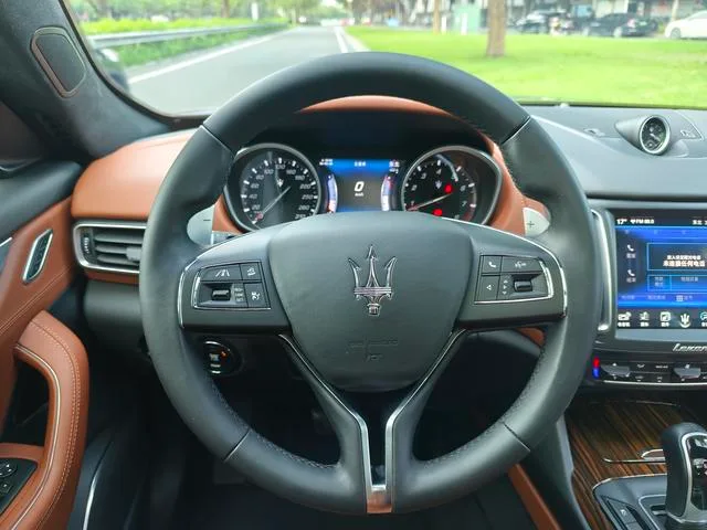 Maserati Levante 2016 3.0T Levante exterior photo 9 Maserati Levante 2016 3.0T Levante exterior photo 9