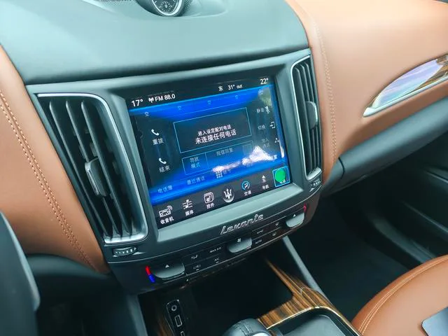 Maserati Levante 2016 3.0T Levante interior photo 12 Maserati Levante 2016 3.0T Levante interior photo 12