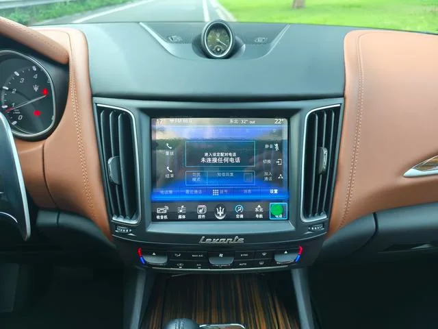 Maserati Levante 2016 3.0T Levante interior photo 15 Maserati Levante 2016 3.0T Levante interior photo 15