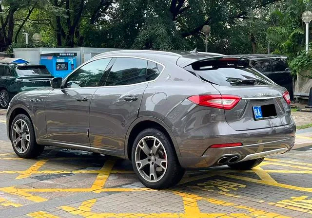 Maserati Levante 2016 3.0T Levante interior photo 11 Maserati Levante 2016 3.0T Levante interior photo 11