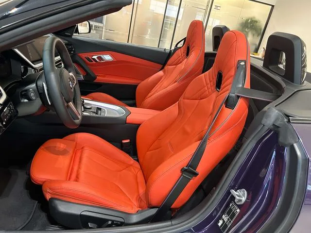 BMW Z4 2023 M40i M Sport Performance Edition interior photo 8 BMW Z4 2023 M40i M Sport Performance Edition interior photo 8