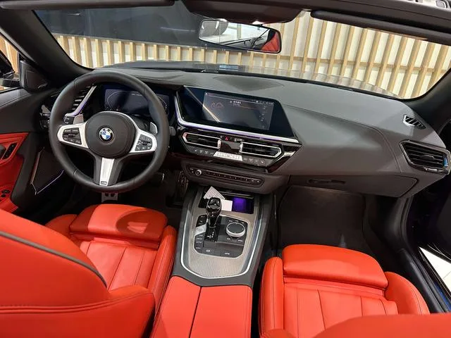 BMW Z4 2023 M40i M Sport Performance Edition interior photo 11 BMW Z4 2023 M40i M Sport Performance Edition interior photo 11