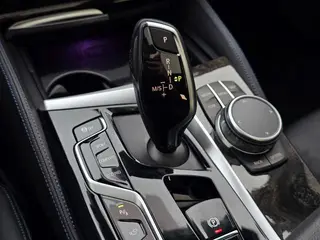 BMW 6 Series GT 2021 Restyling 630i M Sports suit interior photo 14 BMW 6 Series GT 2021 Restyling 630i M Sports suit interior photo 14