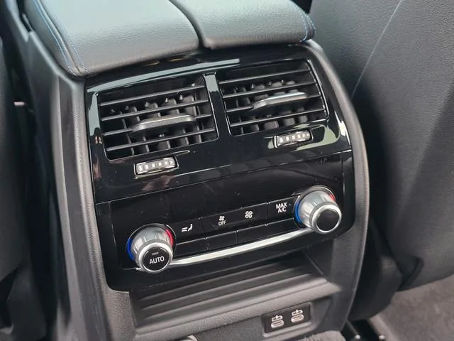BMW 6 Series GT 2021 Restyling 630i M Sports suit interior photo 19 BMW 6 Series GT 2021 Restyling 630i M Sports suit interior photo 19
