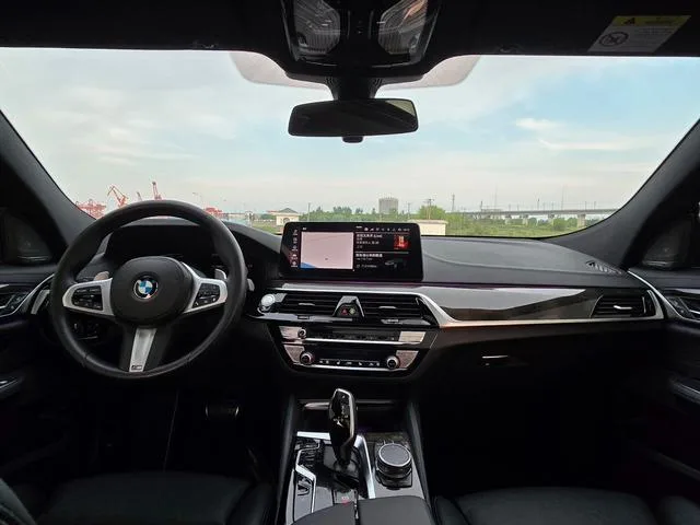 BMW 6 Series GT 2021 Restyling 630i M Sports suit interior photo 20 BMW 6 Series GT 2021 Restyling 630i M Sports suit interior photo 20