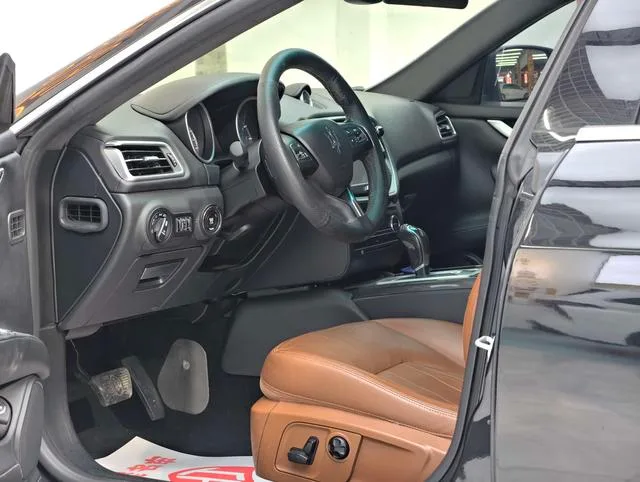 Maserati Ghibli 2014 3.0T Standard Edition interior photo 13 Maserati Ghibli 2014 3.0T Standard Edition interior photo 13
