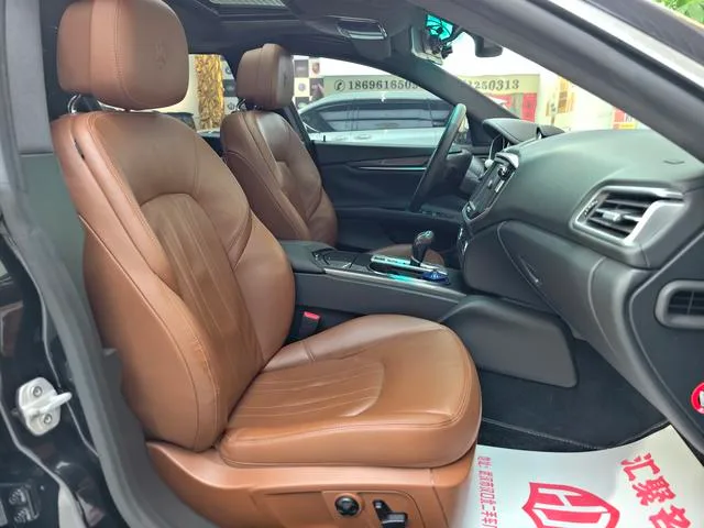 Maserati Ghibli 2014 3.0T Standard Edition interior photo 19 Maserati Ghibli 2014 3.0T Standard Edition interior photo 19