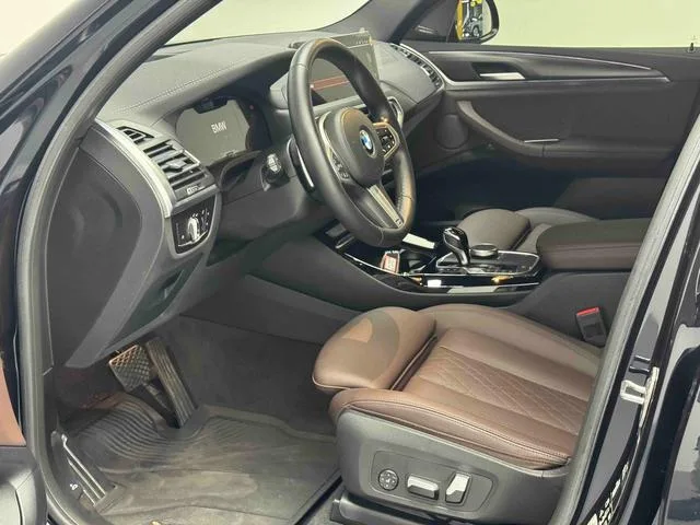 BMW X3 2022 xDrive30i Premium Class M Obsidian Night Suit interior photo 9 BMW X3 2022 xDrive30i Premium Class M Obsidian Night Suit interior photo 9