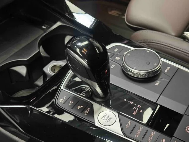 BMW X3 2022 xDrive30i Premium Class M Obsidian Night Suit interior photo 12 BMW X3 2022 xDrive30i Premium Class M Obsidian Night Suit interior photo 12