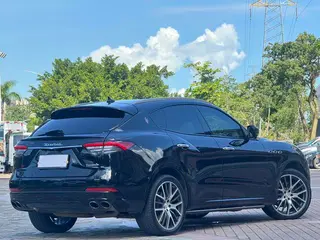 Maserati Levante 2016 3.0T Levante exterior photo 4 Maserati Levante 2016 3.0T Levante exterior photo 4