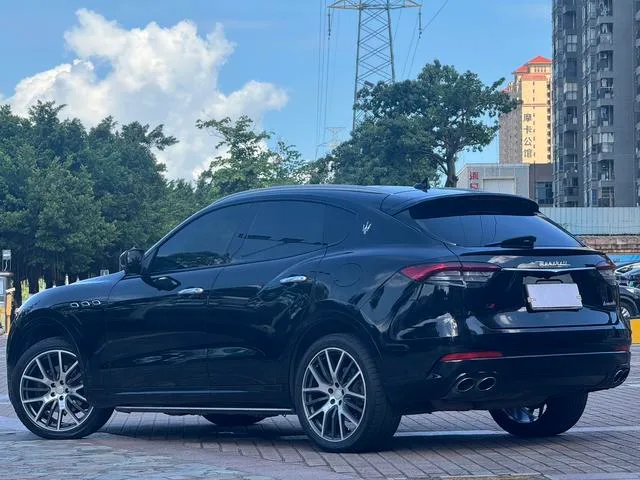 Maserati Levante 2016 3.0T Levante exterior photo 6 Maserati Levante 2016 3.0T Levante exterior photo 6