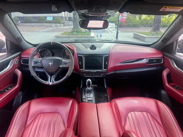 Maserati Levante 2016 3.0T Levante interior photo 9 Maserati Levante 2016 3.0T Levante interior photo 9