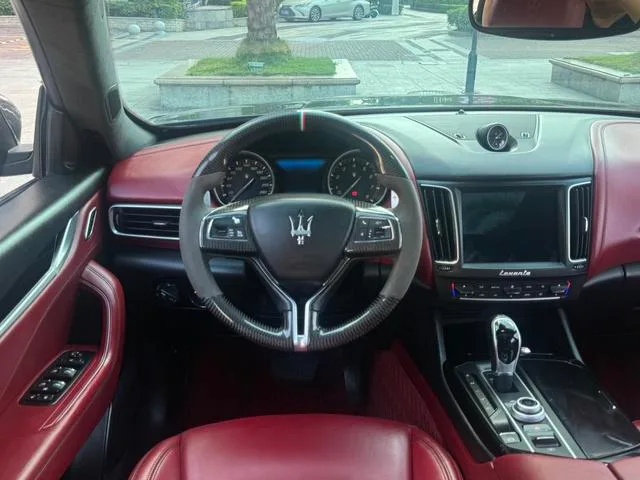 Maserati Levante 2016 3.0T Levante interior photo 11 Maserati Levante 2016 3.0T Levante interior photo 11