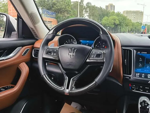 Maserati Levante 2016 3.0T Levante interior photo 12 Maserati Levante 2016 3.0T Levante interior photo 12