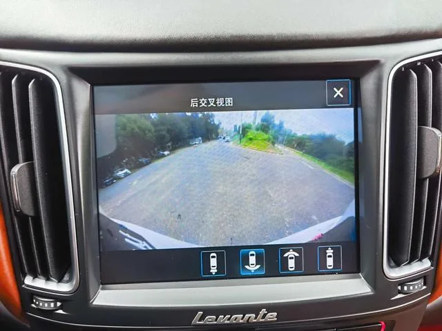 Maserati Levante 2016 3.0T Levante interior photo 15 Maserati Levante 2016 3.0T Levante interior photo 15