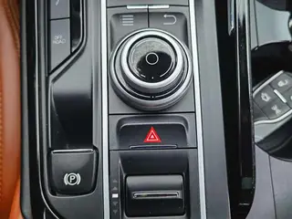 Maserati Levante 2016 3.0T Levante interior photo 20 Maserati Levante 2016 3.0T Levante interior photo 20