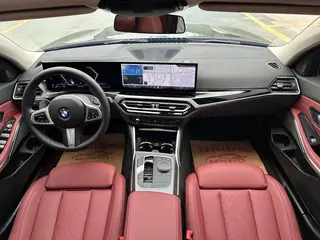 BMW 3 Series 2023 325Li M Traje nocturno deportivo Yao interior foto 6 BMW 3 Series 2023 325Li M Traje nocturno deportivo Yao interior foto 6