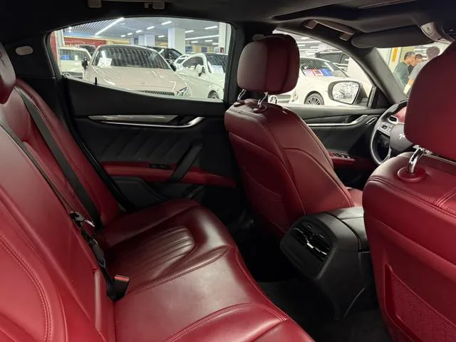 Maserati Ghibli 2021 2.0T Sharp Edition interior photo 10 Maserati Ghibli 2021 2.0T Sharp Edition interior photo 10