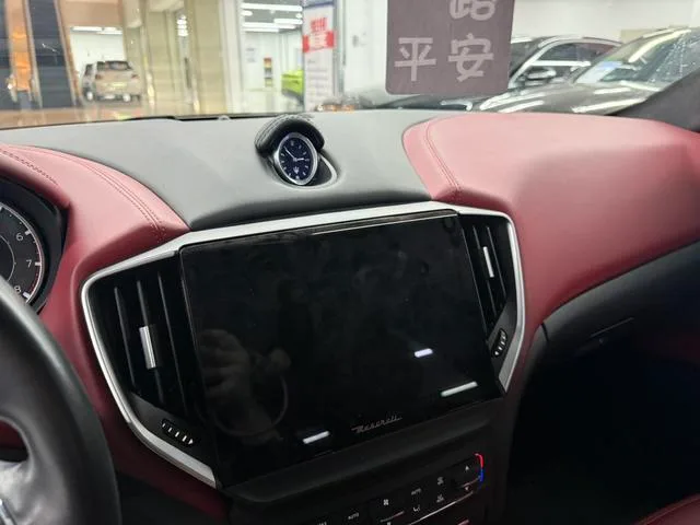 Maserati Ghibli 2021 2.0T Sharp Edition interior photo 14 Maserati Ghibli 2021 2.0T Sharp Edition interior photo 14