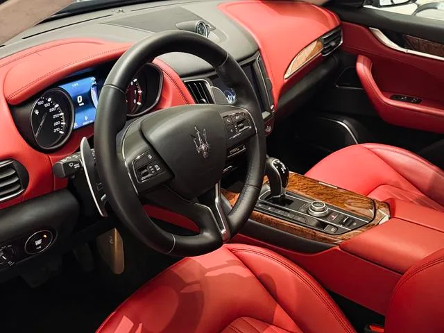 Maserati Levante 2016 3.0T Levante interior photo 13 Maserati Levante 2016 3.0T Levante interior photo 13