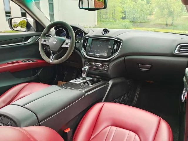 Maserati Ghibli 2014 3.0T Standard Edition interior photo 9 Maserati Ghibli 2014 3.0T Standard Edition interior photo 9