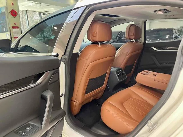 Maserati Ghibli 2017 3.0T Standard Edition interior photo 12 Maserati Ghibli 2017 3.0T Standard Edition interior photo 12