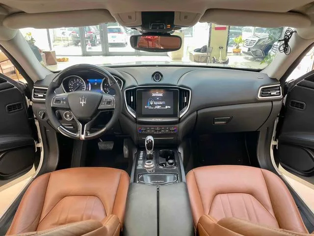 Maserati Ghibli 2017 3.0T Standard Edition interior photo 16 Maserati Ghibli 2017 3.0T Standard Edition interior photo 16
