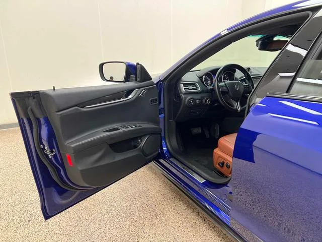 Maserati Ghibli 2014 3.0T Standard Edition interior photo 20 Maserati Ghibli 2014 3.0T Standard Edition interior photo 20