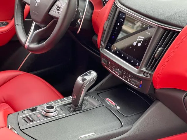 Maserati Levante 2021 3.0T Standard Edition interior photo 13 Maserati Levante 2021 3.0T Standard Edition interior photo 13