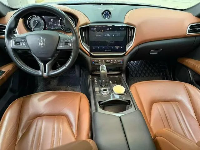 Maserati Ghibli 2021 2.0T Sharp Edition interior photo 9 Maserati Ghibli 2021 2.0T Sharp Edition interior photo 9