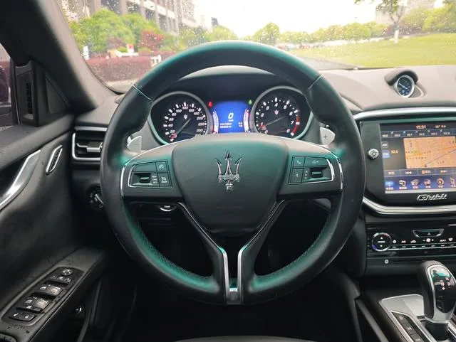 Maserati Ghibli 2014 3.0T Versión estándar interior foto 11 Maserati Ghibli 2014 3.0T Versión estándar interior foto 11