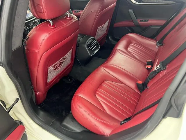 Maserati Ghibli 2014 3.0T Versión estándar interior foto 18 Maserati Ghibli 2014 3.0T Versión estándar interior foto 18