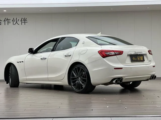 Maserati Ghibli 2014 3.0T Versión estándar interior foto 19 Maserati Ghibli 2014 3.0T Versión estándar interior foto 19