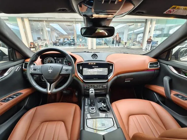 Maserati Ghibli 2022 2.0T GT Sharp Edition interior photo 10 Maserati Ghibli 2022 2.0T GT Sharp Edition interior photo 10