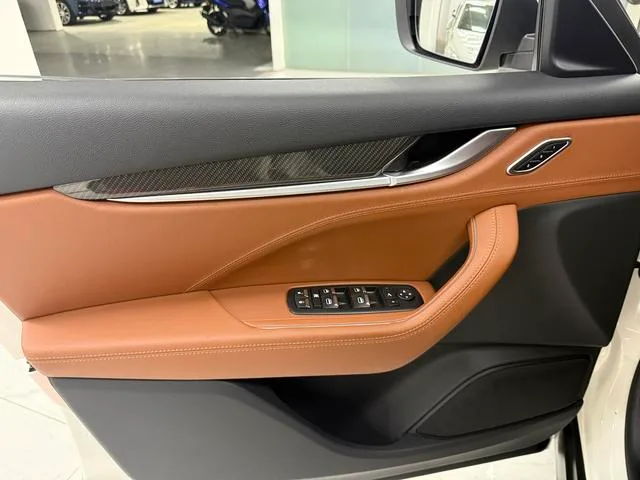 Maserati Levante 2016 3.0T Levante exterior photo 8 Maserati Levante 2016 3.0T Levante exterior photo 8