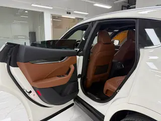 Maserati Levante 2016 3.0T Levante interior photo 12 Maserati Levante 2016 3.0T Levante interior photo 12