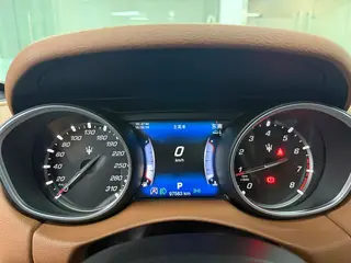 Maserati Levante 2016 3.0T Levante interior photo 18 Maserati Levante 2016 3.0T Levante interior photo 18