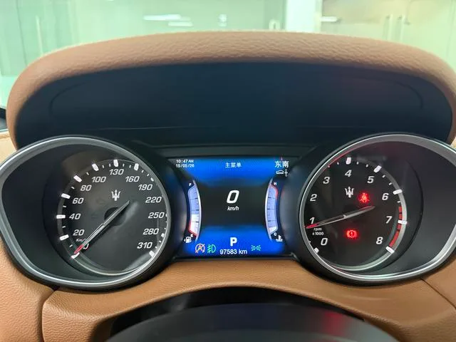 Maserati Levante 2016 3.0T Levante interior photo 18 Maserati Levante 2016 3.0T Levante interior photo 18