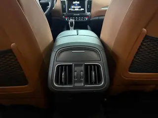 Maserati Levante 2016 3.0T Levante interior photo 20 Maserati Levante 2016 3.0T Levante interior photo 20