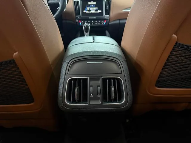 Maserati Levante 2016 3.0T Levante interior photo 20 Maserati Levante 2016 3.0T Levante interior photo 20